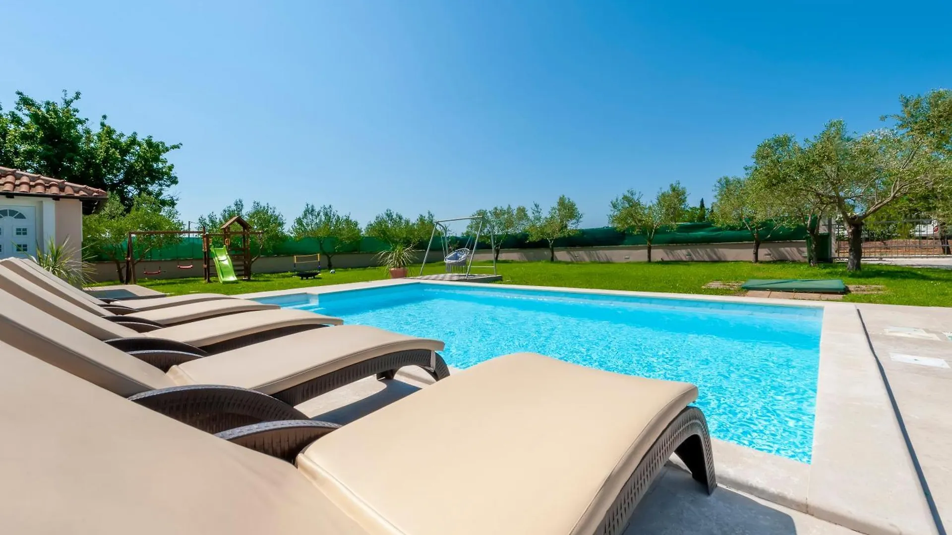 Villa Suzy In Rovinj Near The Sea
