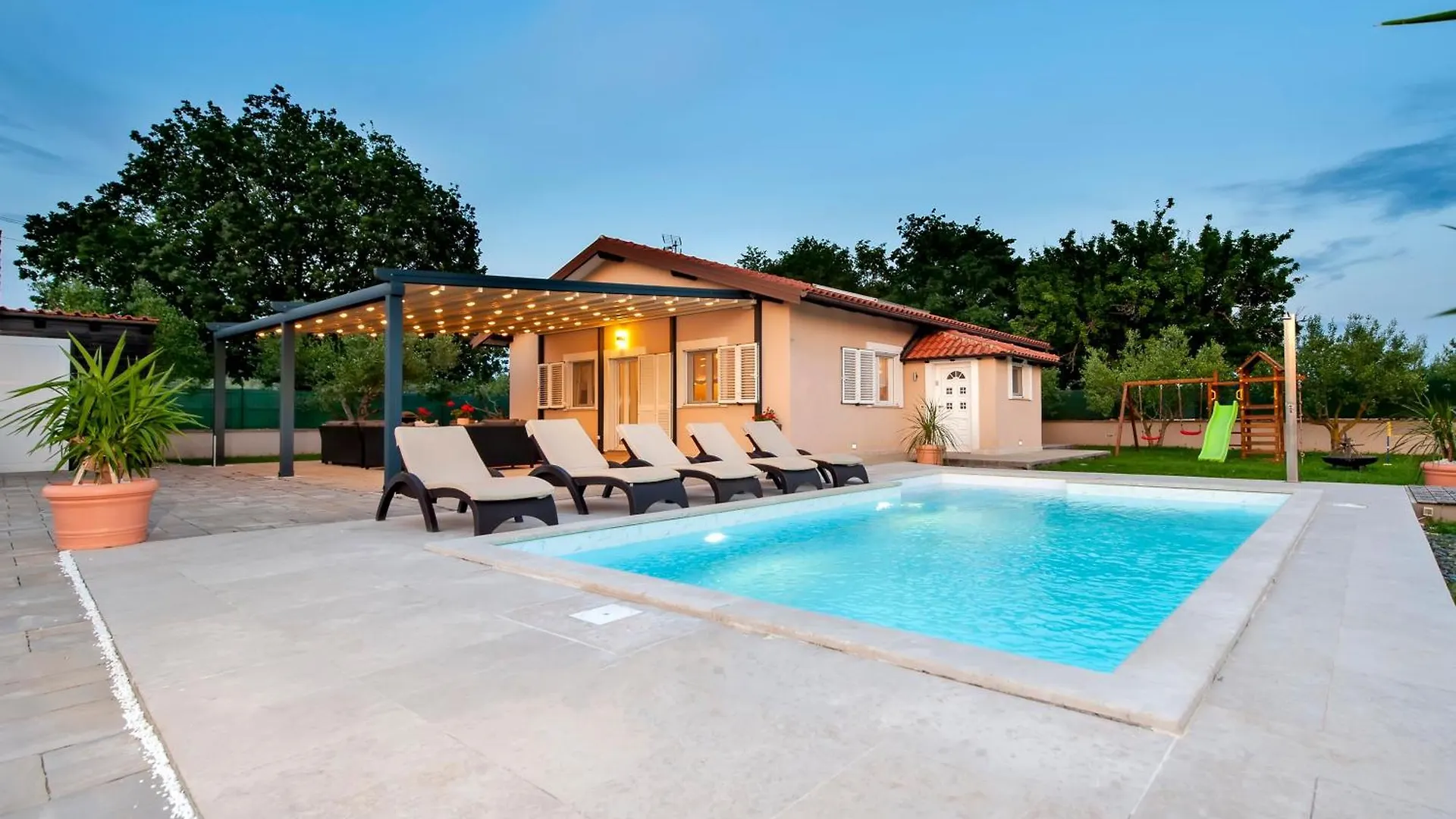 Villa Suzy In Rovinj Near The Sea