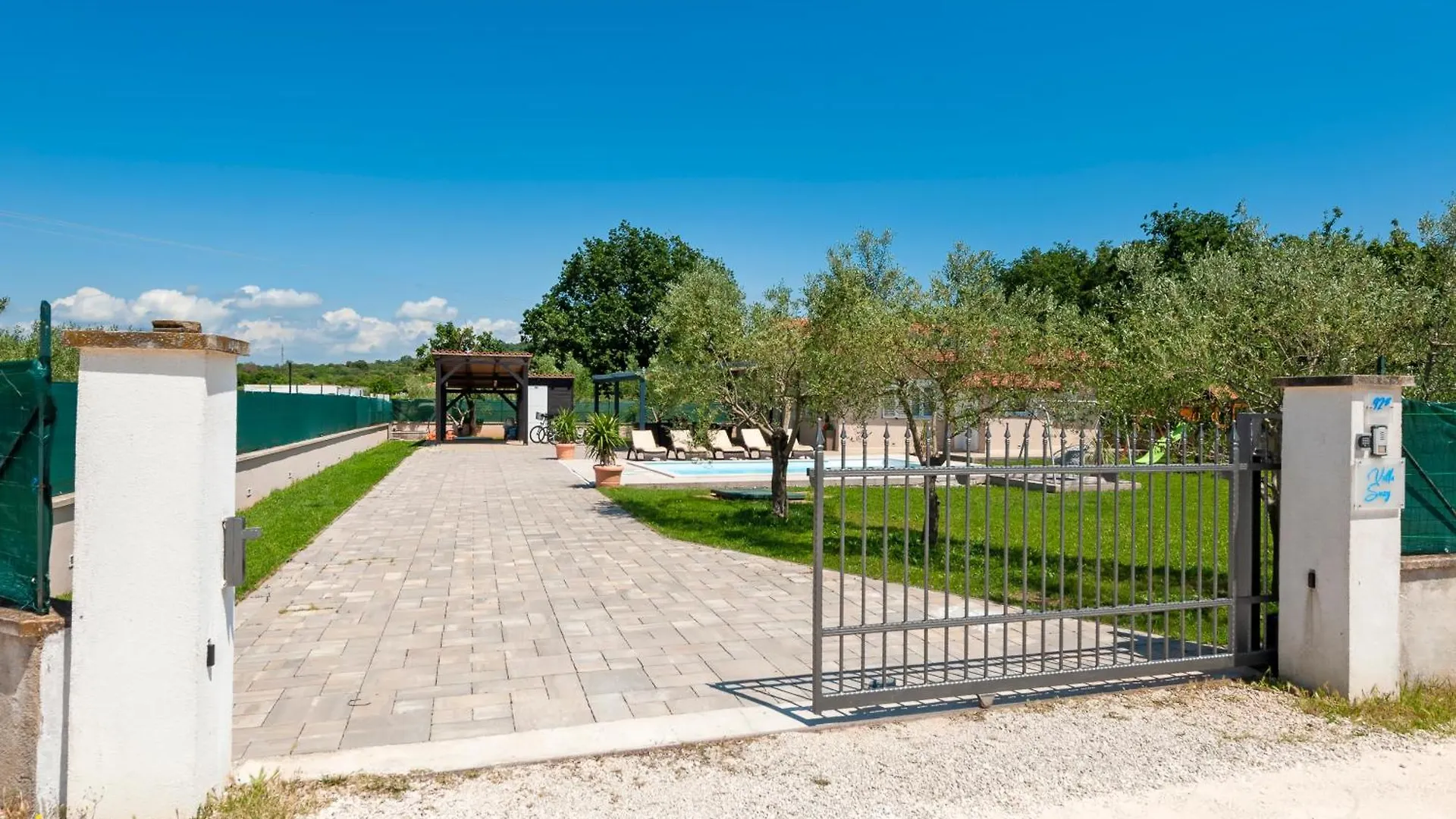 Villa Suzy In Rovinj Near The Sea